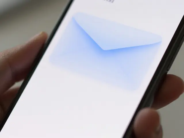Apple Intelligence UX: Designing AI Features Without User Fatigue